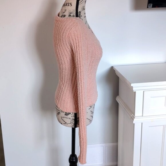 🌴2/$25🌴FOREVER 21 | Women's Light Pink Soft Fuzzy V-Neck Ribbed Sweater - Picture 4 of 5